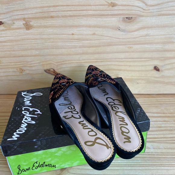 SAM EDELMAN Black Velvet Shoes - Picture 2 of 7